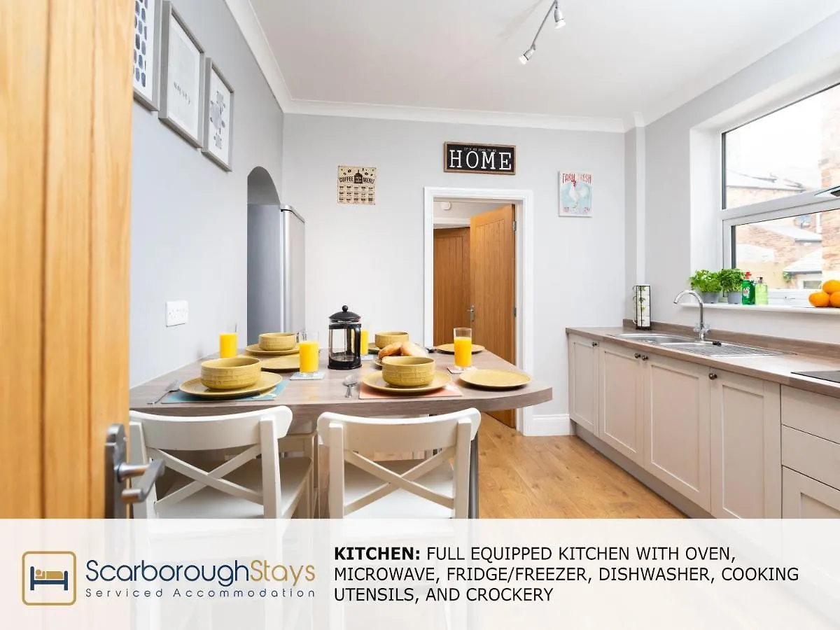 Holiday home Scarborough Stays - Ashville Lodge - 5 Bedroomed House - Sleeps 9