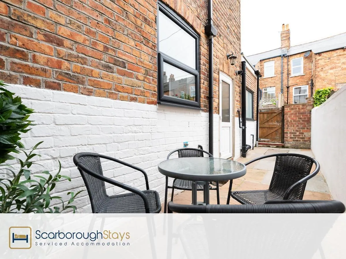 Scarborough Stays - Ashville Lodge - 5 Bedroomed House - Sleeps 9 United Kingdom