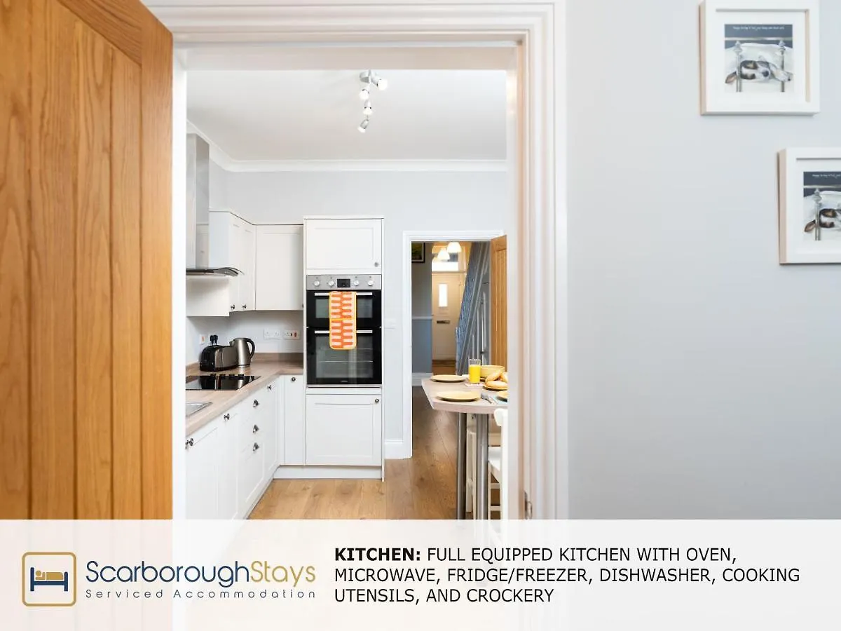 Scarborough Stays - Ashville Lodge - 5 Bedroomed House - Sleeps 9 Holiday home