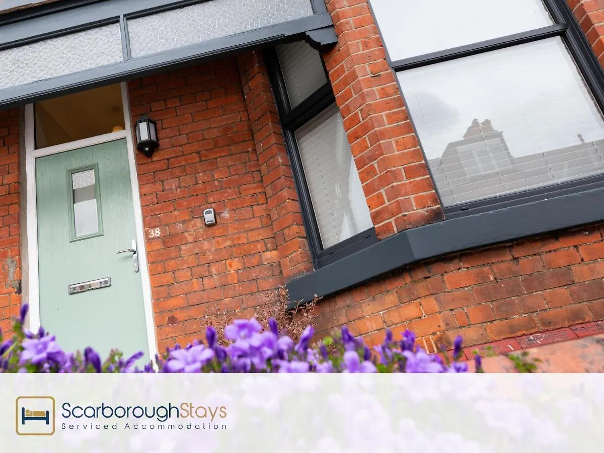 Scarborough Stays - Ashville Lodge - 5 Bedroomed House - Sleeps 9 0*,  United Kingdom